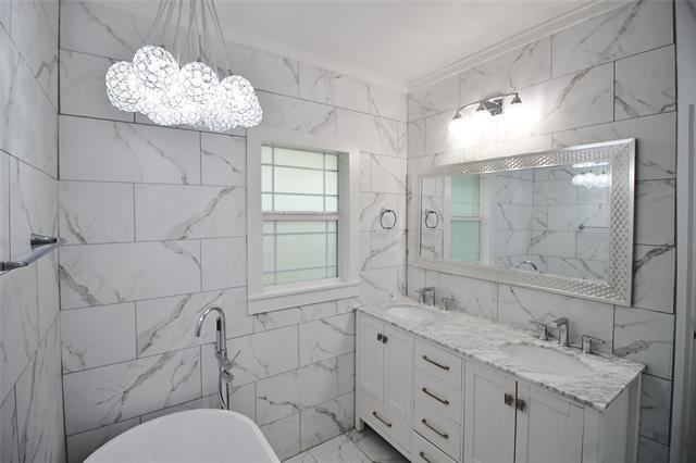 Building Photo - 806 Bryson St