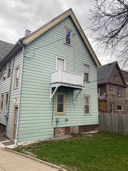 Building Photo - 2744 N Murray Ave