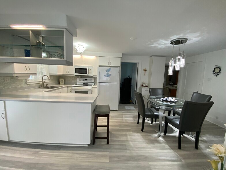 Building Photo - 210 Mount Vernon Ave