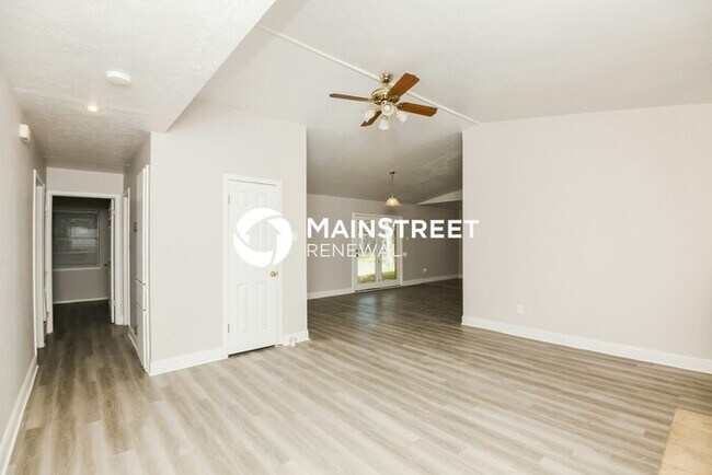 Building Photo - 3 Bedroom Pet-Friendly Home in Irving, TX with Main Street Renewal