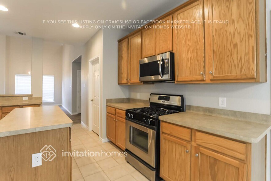 Building Photo - 1313 Stone Mountain Pkwy