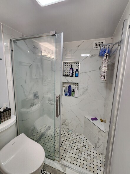 Building Photo - 301 N Beauregard St