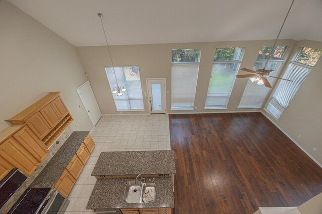Building Photo - 2404 Heather Glen Dr