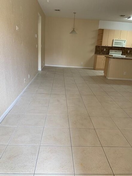 Building Photo - 3565 Forest Hill Blvd