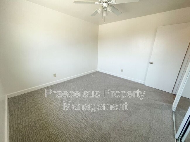 Building Photo - 7471 Blix St