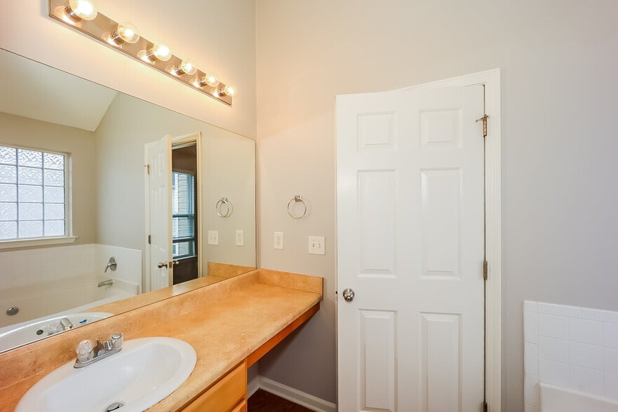 Building Photo - 346 Haverhill Ln