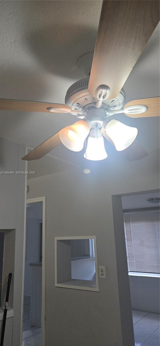 Building Photo - 502 N 70th Way