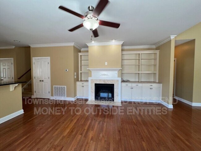 Building Photo - 2210 Westdale Dr
