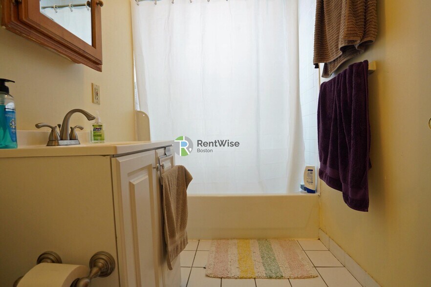 Building Photo - 12 Lorraine Ter