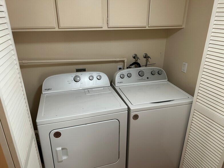 Building Photo - 1120 Grape St