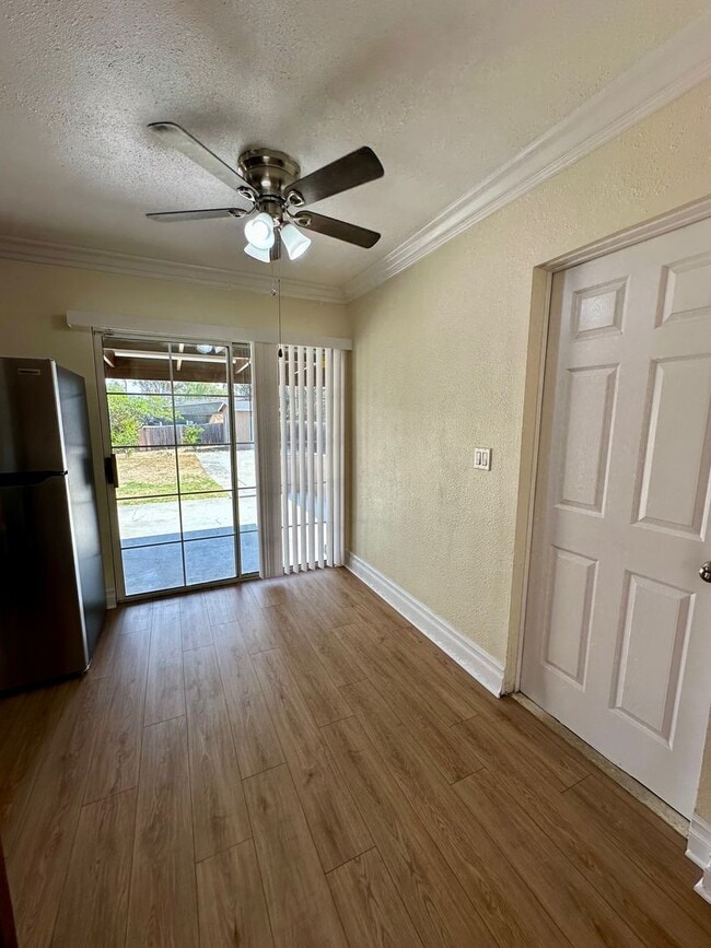 Building Photo - Large home in National City