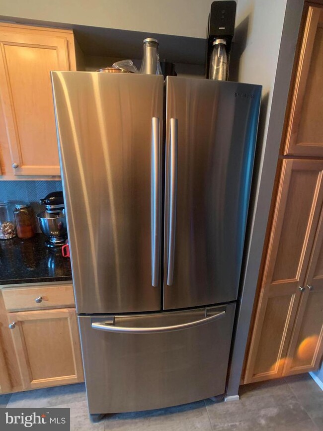 Building Photo - 4500 S Four Mile Run Dr