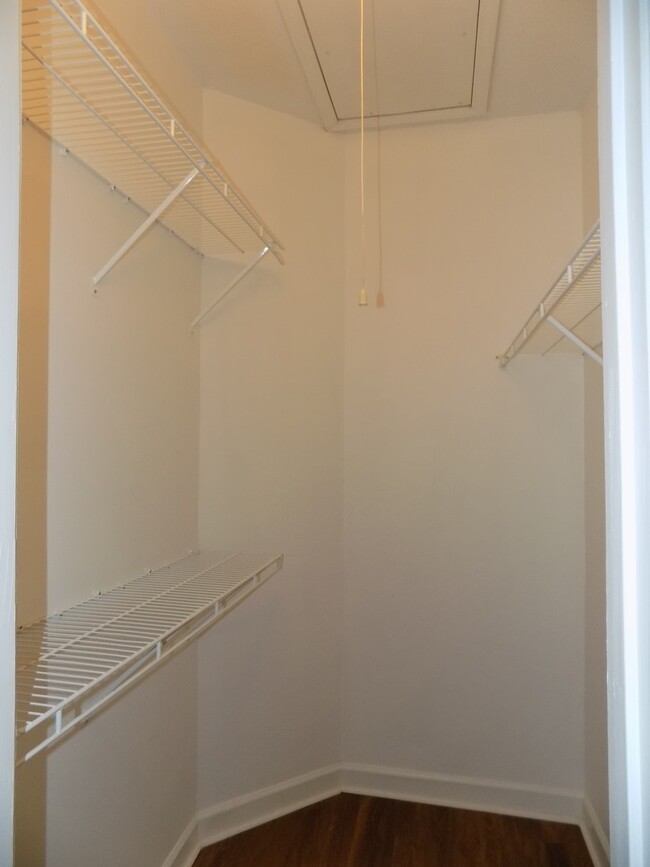 Building Photo - **Available to view mid June** 2 Bedroom, ...