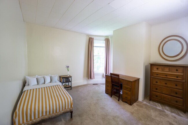 Building Photo - 113 Comstock Pl