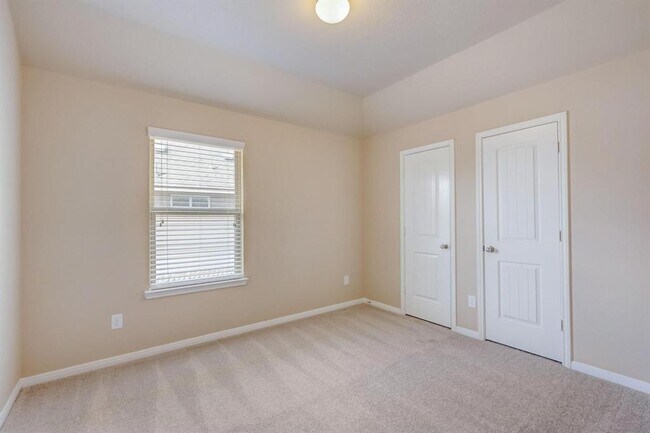 Building Photo - 166 Jaxxon Pointe Dr