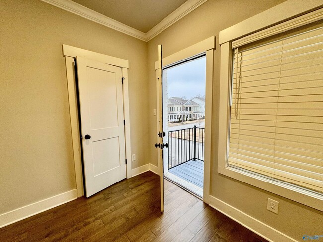 Building Photo - 136 Iberville St