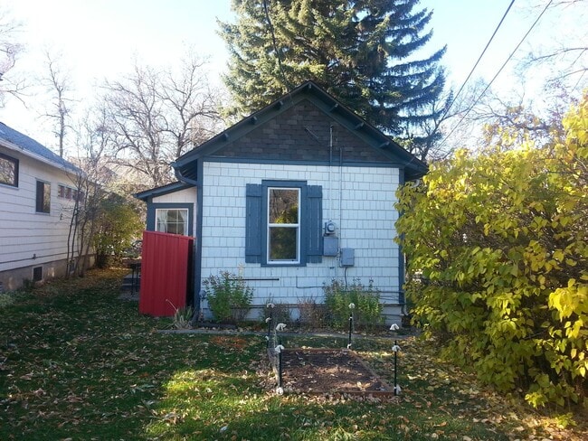 Building Photo - Charming Southside Bozeman Home