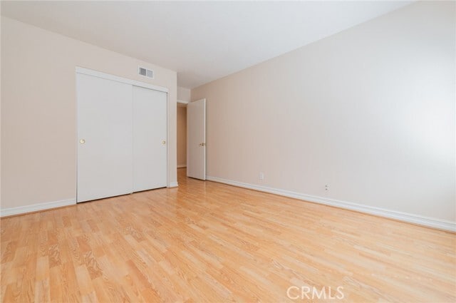 Building Photo - 5 Deerwood W