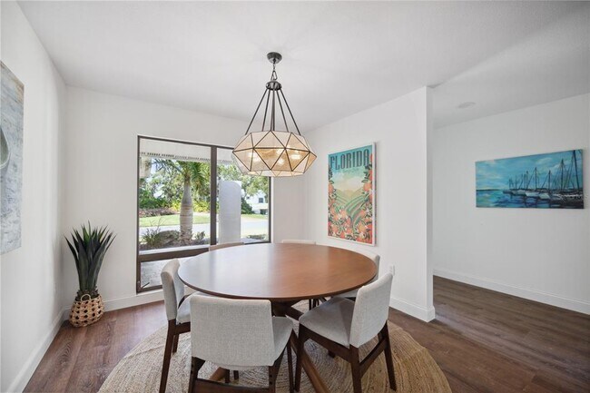 Building Photo - 456 Yacht Harbor Dr