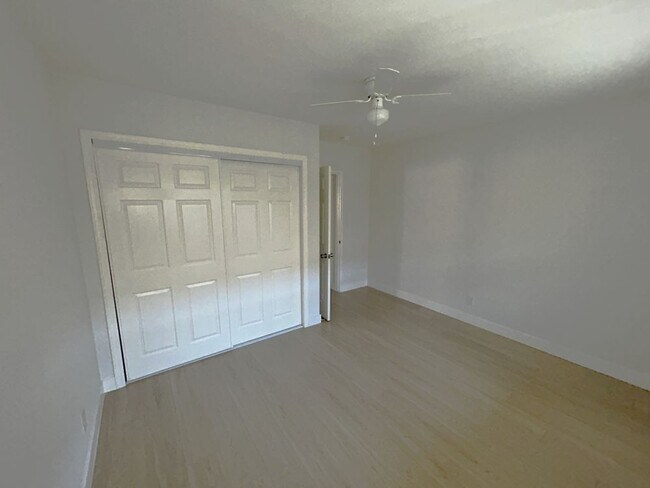 Building Photo - 41 Normandie Ave