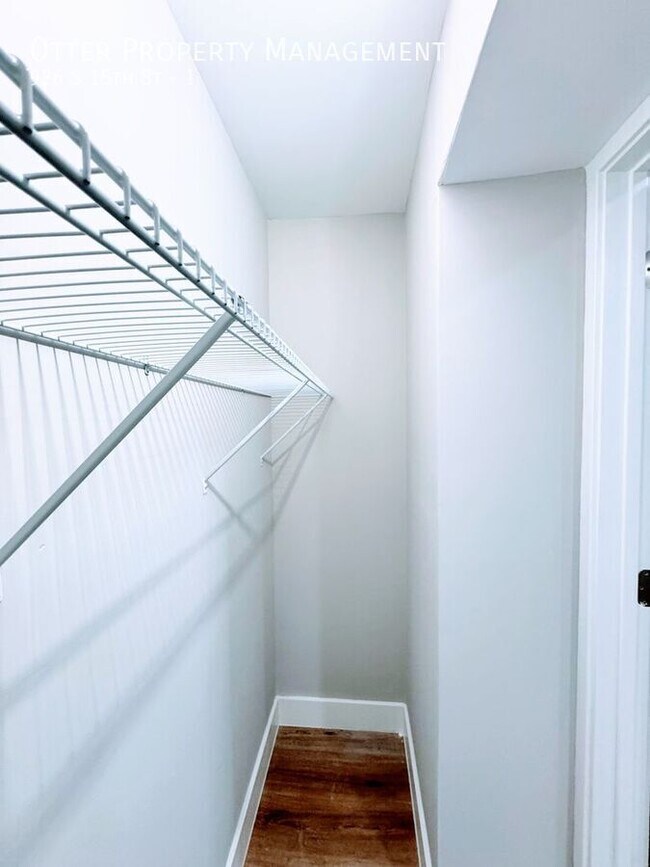 Building Photo - 926 S 15th St