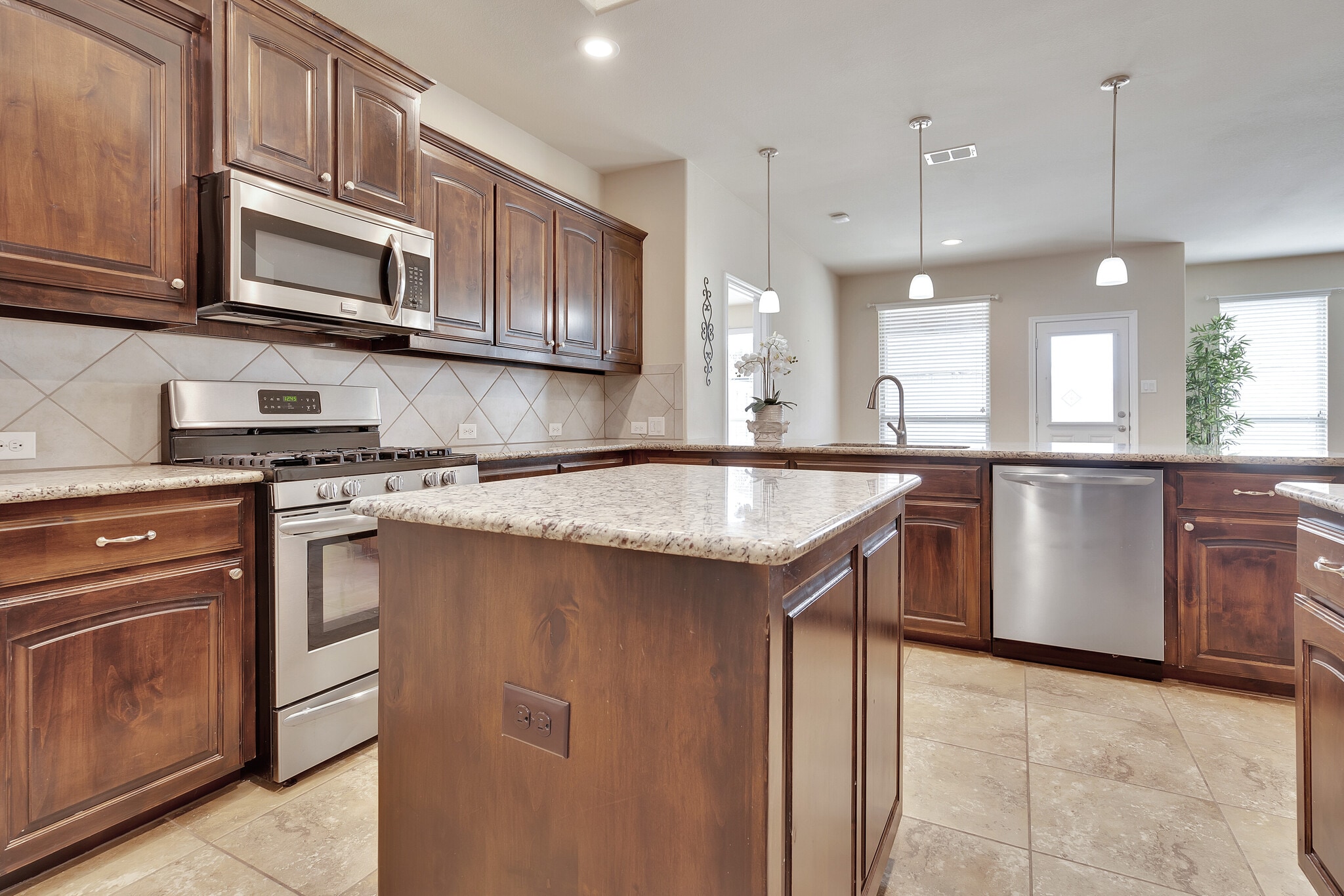 Building Photo - 117 Oakmont Dr