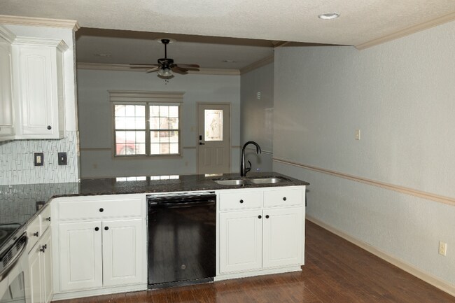 Building Photo - 55 Bryson Dr