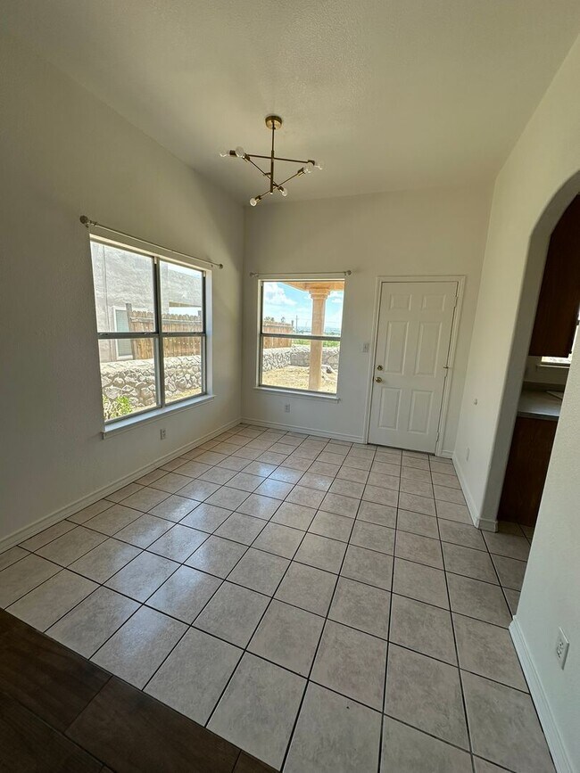 Building Photo - 3503 Northpointe Dr
