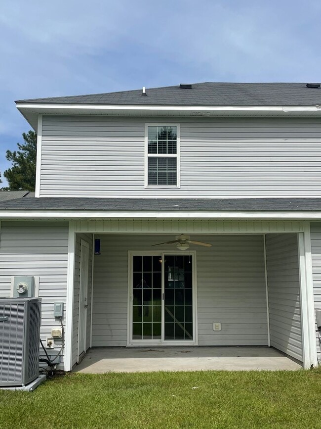 Building Photo - 2 Bedroom Townhome in Havelock