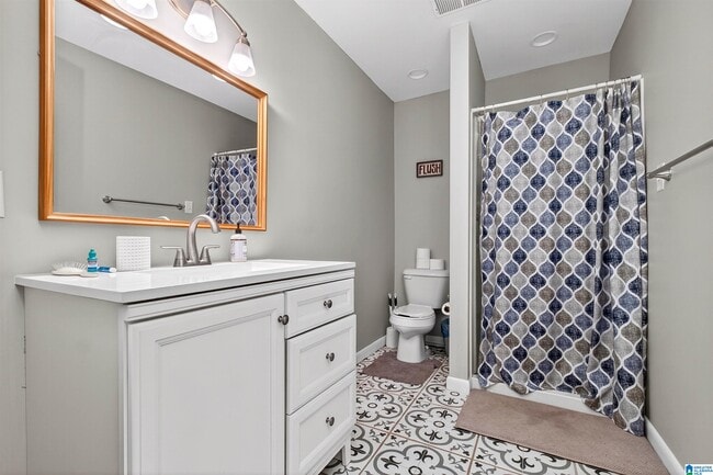 Building Photo - 1112 Blue Ridge Blvd