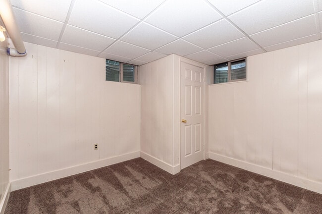 Building Photo - 6674 Braun Ct