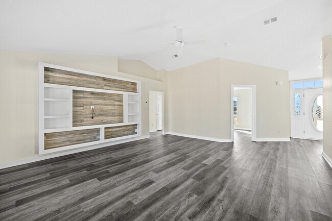 Building Photo - 2520 E Ashford Park Dr