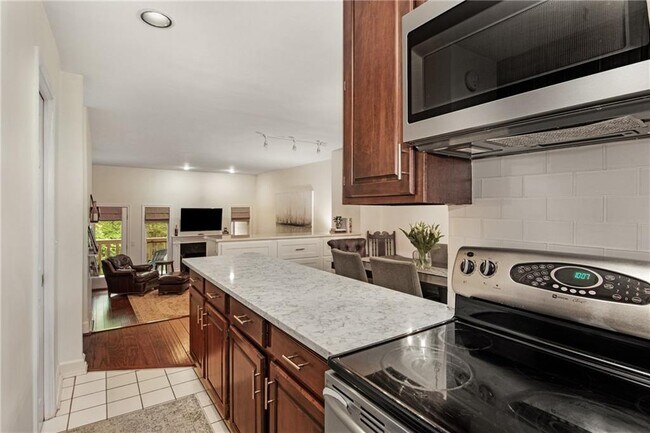 Building Photo - 1467 Monroe Dr NE