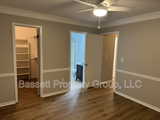 Building Photo - 1739 River Front Dr