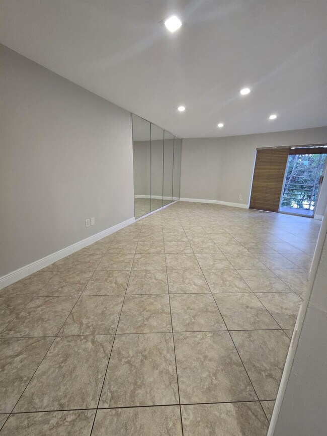 Building Photo - 4121 Stirling Rd