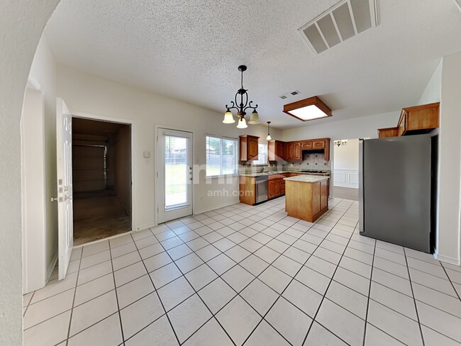 Building Photo - 962 Wisperwood Dr