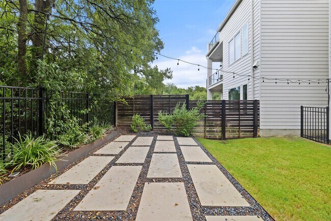 Building Photo - 5202 Pink Poppy Pass