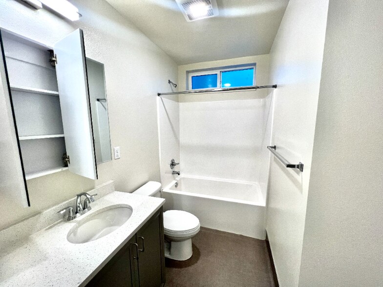 Building Photo - 2330 Yakima Ct