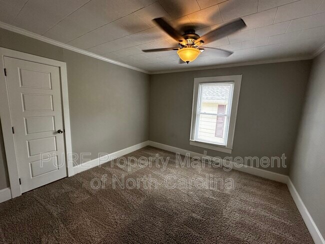 Building Photo - 1101 Woodlawn St