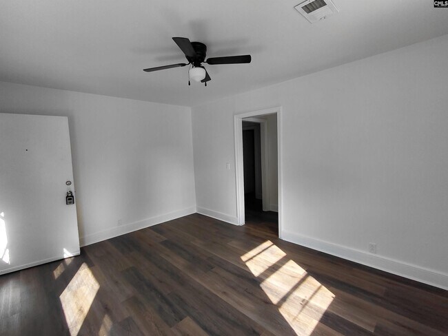 Building Photo - 129 Hendrix St