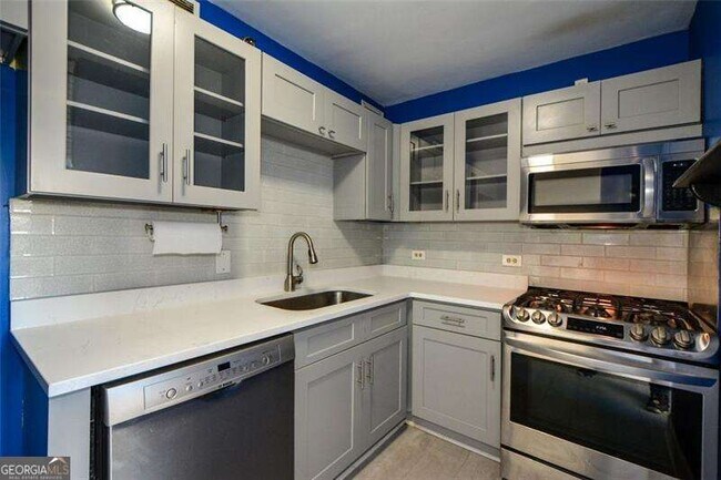 Building Photo - 620 Peachtree St NE