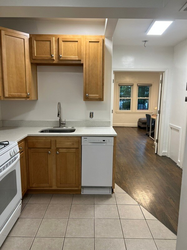 Building Photo - 1269 Simms Pl NE