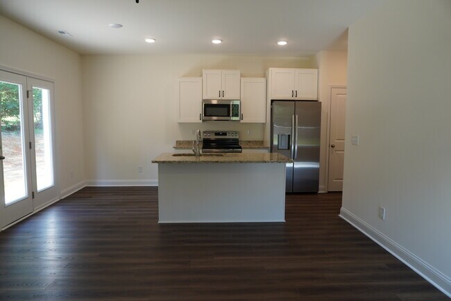 Building Photo - 385 Buhmann Dr