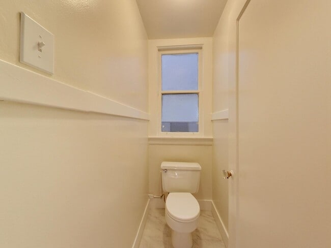 Building Photo - 2041 Hyde St