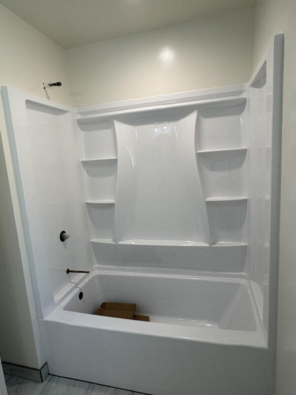 Building Photo - 10546 Silver Way