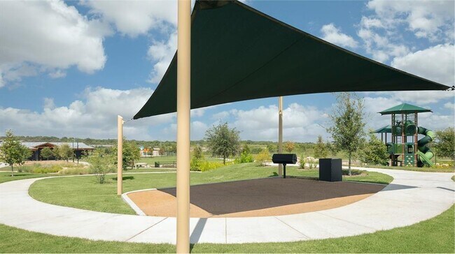Building Photo - 330 Rioja