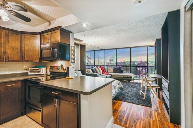 Building Photo - 255 Dolphin Point