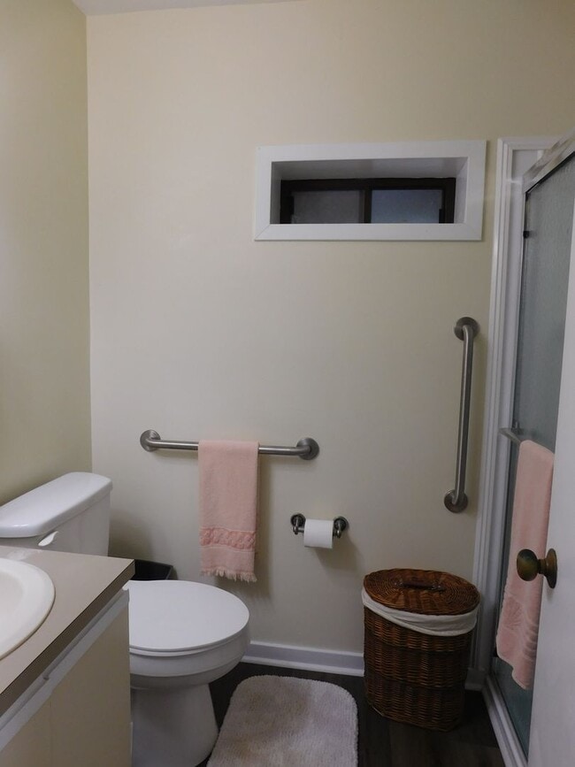 Building Photo - 1201 Harbourside Dr