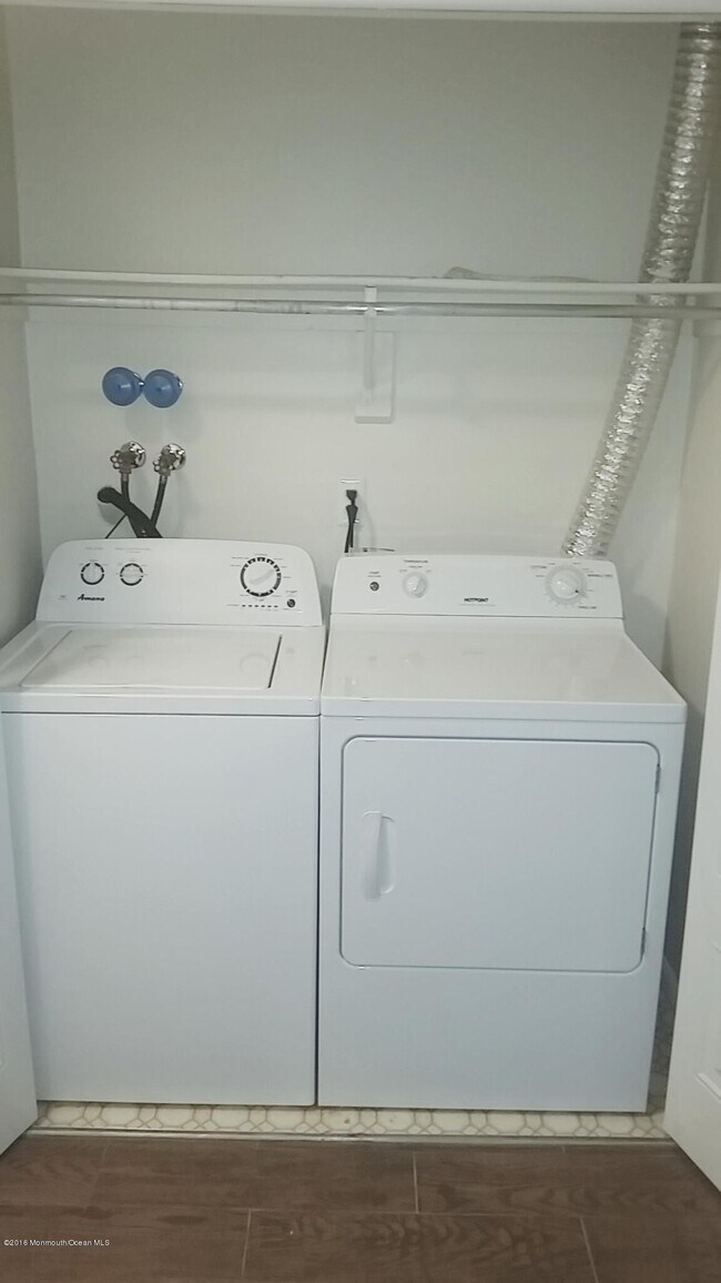 Building Photo - 71 Azalea Cir