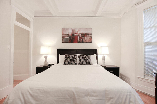 Interior Photo - 1340 Taylor